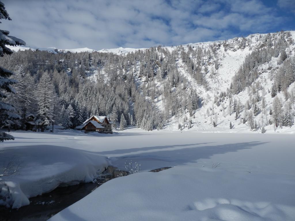 Rifugio Lago Nambino Мадонна-ди-Кампильо Экстерьер фото