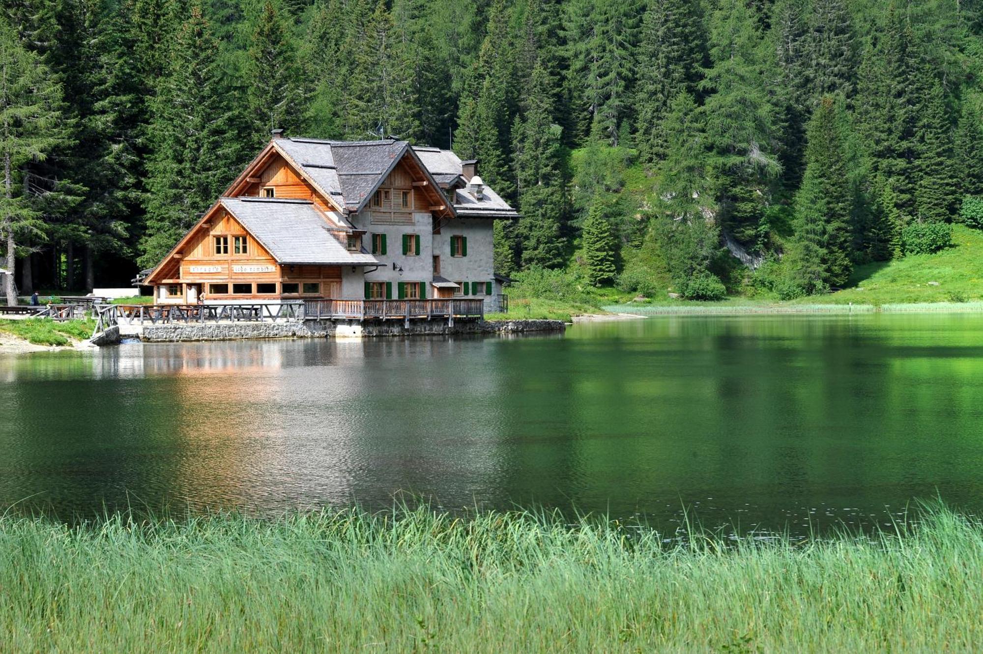 Rifugio Lago Nambino Мадонна-ди-Кампильо Экстерьер фото