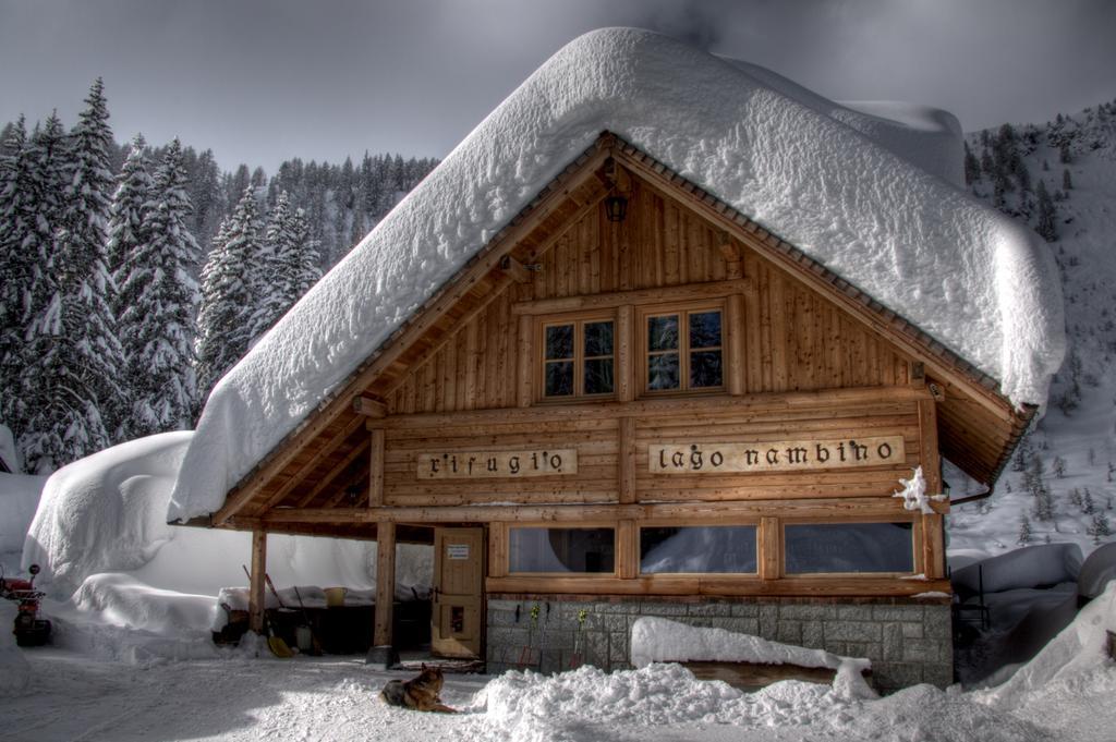 Rifugio Lago Nambino Мадонна-ди-Кампильо Экстерьер фото